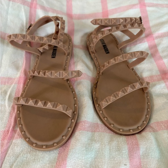 Steve Madden Tan Scalloped Sandals - Picture 1 of 4
